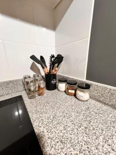 Piscina, Parrilla, Wifi y a pasos del metro Santa Isabel - 7