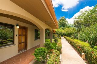 Cozy Garden Condo with Vibrant Tropical Decor, Swimming Pool and Rancho - 7