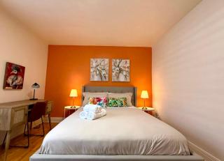 Delightful Style & Comfort in Montreal! Sleep 4! - 9