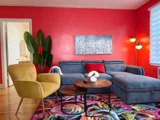 Delightful Style & Comfort in Montreal! Sleep 4! - 5