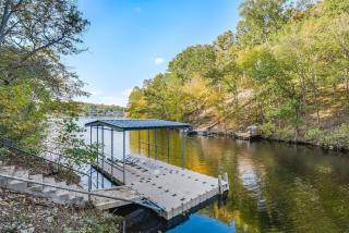 Lakefront Family Fun | Canoe, Bike, Sauna, Theater - 9