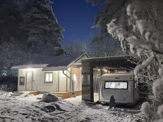 Unique Caravan Stay with Private sauna, parking & wifi - 8