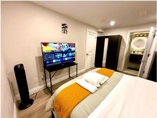 1-Bedroom 1Bathroom Entire Unit closer to Fairview Mall & Waterloo Airport - 7