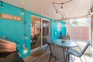 Remodeled 2 Bedroom Coastal Charmer - 7