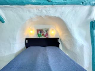 Cave Houses Ed, Yara and Nadieh with PRM facilities - 2