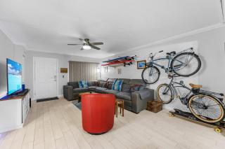 Beachy 2BR Adventure Pad 5-Min Walk to Waves - South Cocoa Beach - 7