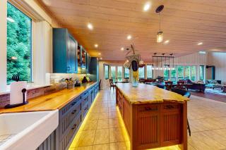 Hidden Cove Hideaway - 1