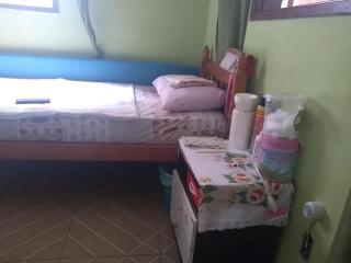 Casa composta por 2 quartos sala cozinha banheiro e uma varanda grande com uma churrasqueira Localizada na Rua Trindade 228 Palmeiras cabo frio na rua da lagoa MOBILIADA WI-FI SUPER ACONCHEGANTE AMBIENTE FAMILIAR - 4