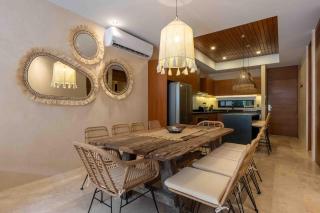 Jungle & Jade 202 - 1