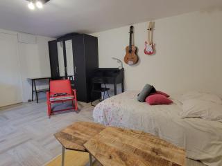 Studio indépendant tout équipé chez l'habitant - 8