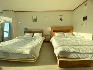 범계역2분 거리 퀸침대2개 무료주차가능 뚫린뷰가 일품 - 2