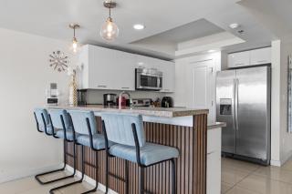 Luxury Beachfront Condo With Amazing Sunset Views - 6