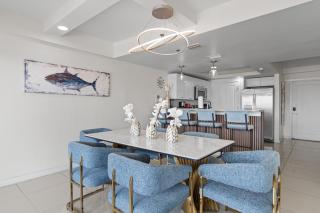 Luxury Beachfront Condo With Amazing Sunset Views - 0