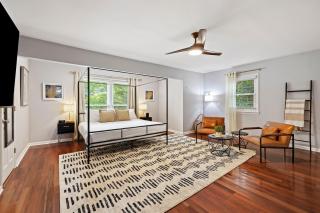 AV3-20: 3 20th Avenue - 1