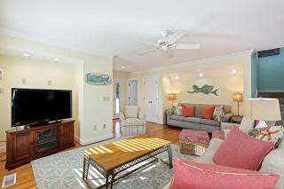 PB17: 17 Pelican Bay - 1