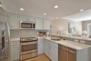 PC202E: 202E Port O'Call - Isle of Palms - 1