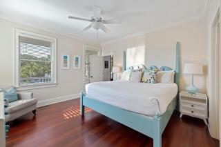 CM3302: 3302 Cameron Blvd. - 4