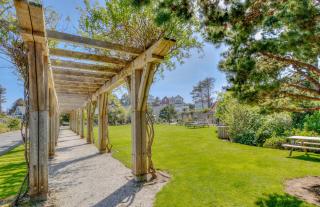 Knee Deep In Happiness - 4