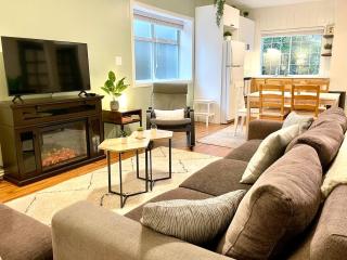 Spacious & Family Friendly Mountain Base Stay - The Grouse Hideaway - 5