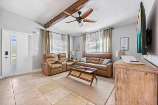 3BR Cocoa Beach Oasis w Tiki Hut & Kayaks Walk to Beach - 3