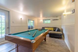 Lake Views, Hot Tub, Fireplace and Pool Table - 7