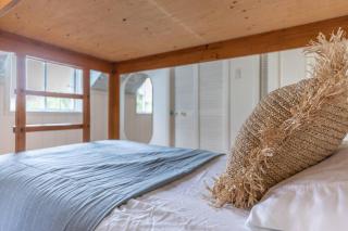 Lake Views, Hot Tub, Fireplace and Pool Table - 2