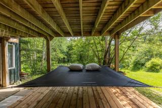 Lake Views, Hot Tub, Fireplace and Pool Table - 5
