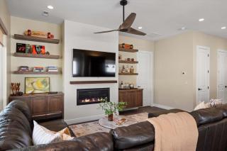 Trappers Ridge Home Stunning Mountain Views and Family Fun - 7