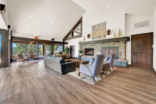 Trappers Ridge Home Stunning Mountain Views and Family Fun - 0