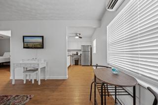 1BR Beachside Classic 1 Min Walk to the Sand - Cape Canaveral - 4