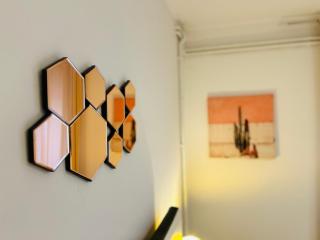 Black and Ginger Residence - 1