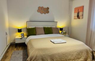 Black and Ginger Residence - 3