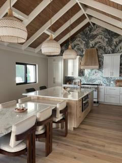 Oceanfront Luxury & Sunset Views - 3