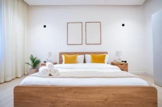 Elegant 2BR Apartment with Balcony NZL278 - 6