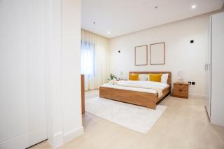 Elegant 2BR Apartment with Balcony NZL278 - 7