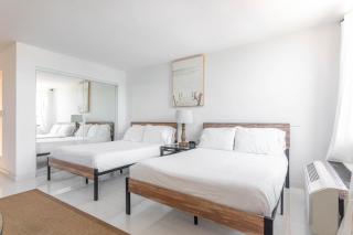 Chic & Cozy Miami Beach Studio Parking Available - 6