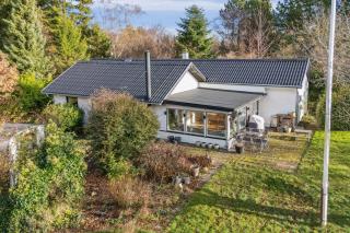 Renovated Holiday Home Near Beach And Forest - Rågeleje - 0