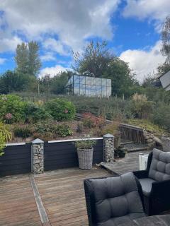 Holiday Oasis With Terrace And Sloping Garden - 8