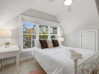 Cozy Carriage House - Clarendon Getaway - 0