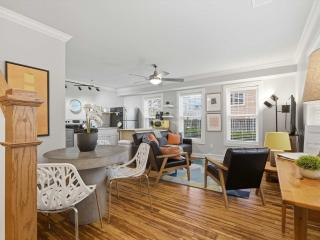 Cozy Carriage House - Clarendon Getaway - 4