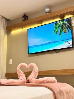 Magnífico APARTAMENTO de Charme - 3 quartos AR CONDICIONADOS SPLIT - Beira Mar, 2 banheiros, 2 Vagas Garagem, 4 Varandas, 2 Elevadores, Redes para Descanso, Wi-Fi, Air Fryer, Disney Plus, HBO Max, Guarda Sol, Cadeiras de Praia e Caixa Térmica - 3