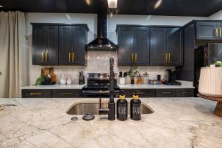 Relaxation at The Oakview Manor - 4