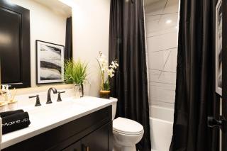 Relaxation at The Oakview Manor - 1