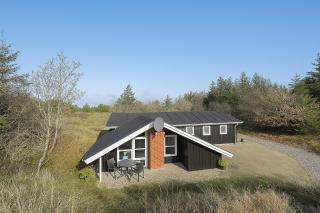 Elegant Home With Views Of Protected Landscape - 8