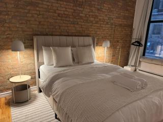 Top Location - The 777 Old Port Gem - 3