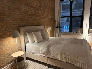 Top Location - The 777 Old Port Gem - 5