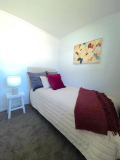 Five Olives Holiday House - 350m to beach - 1