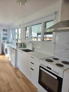 Five Olives Holiday House - 350m to beach - 8