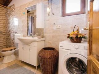 Holiday House imun - Three bedroom Holiday house with pool - 1