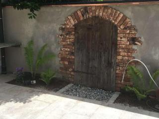 Central location with pool - 1